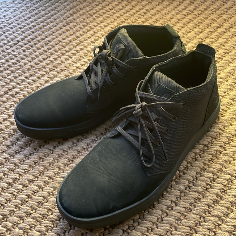 Men’s Timberland black high top sneakers size 11